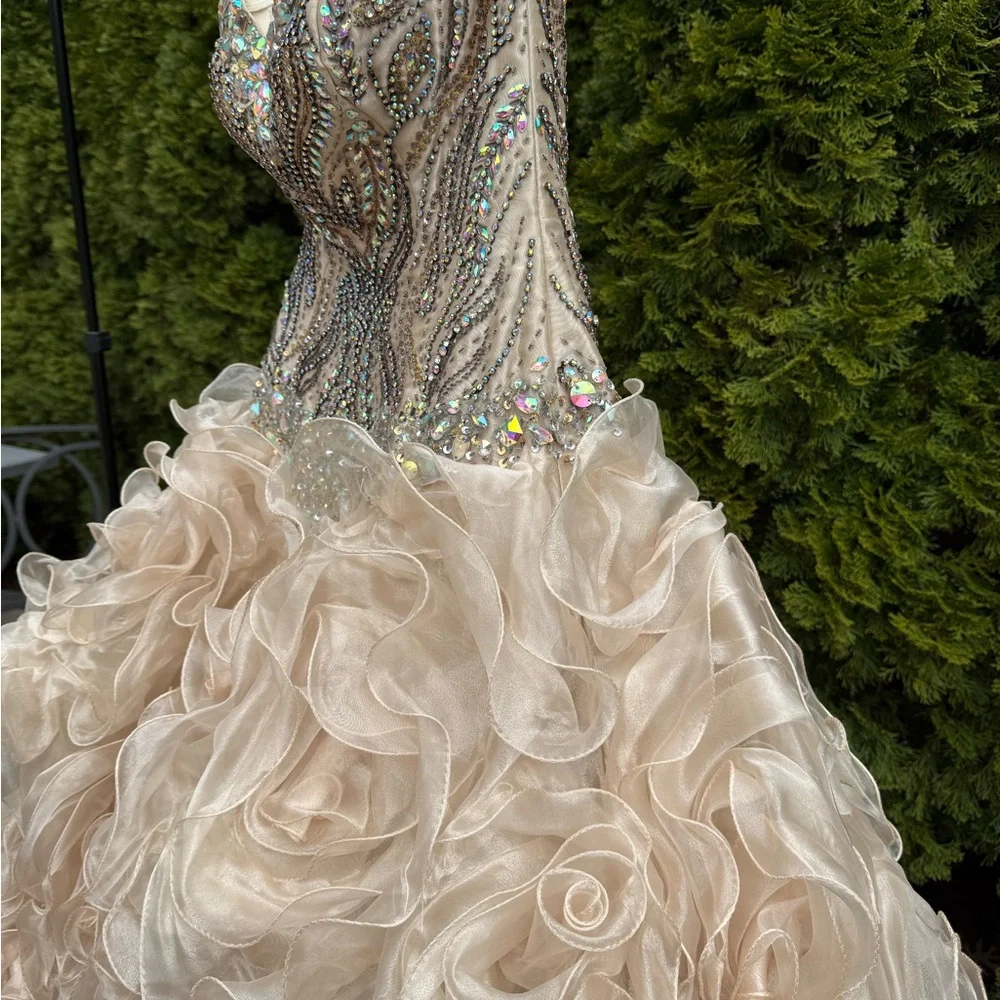 Quinceañera Champagne Strapless dress - Picture 7 of 16